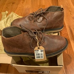 Men’s Free Waters New in Box Sz 12 Chukka Brown